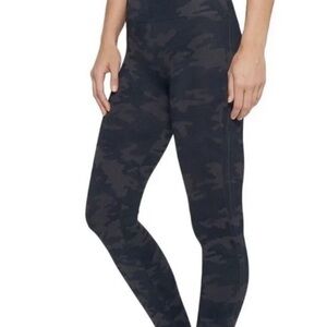 Women's  Spanx Seamless EcoCare Black Camouflage Leggings